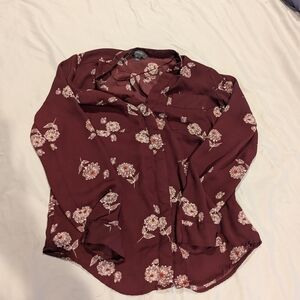 Divided Burgundy Floral Blouse And Green Blouse (Lot Of 2 Tops)